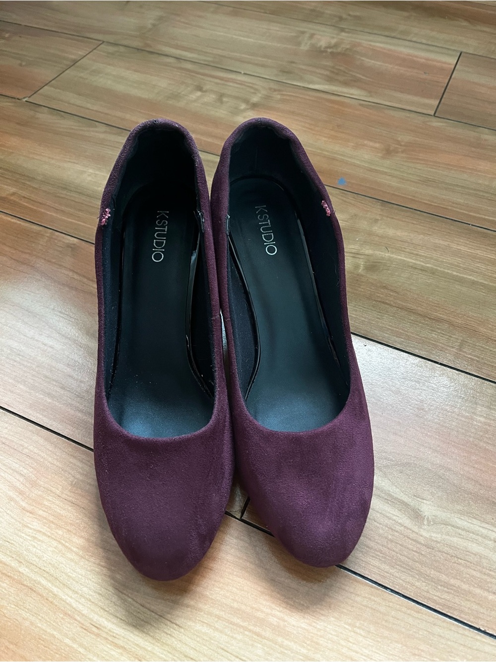 K Studio Women's Burgundy Suede Classic Pumps